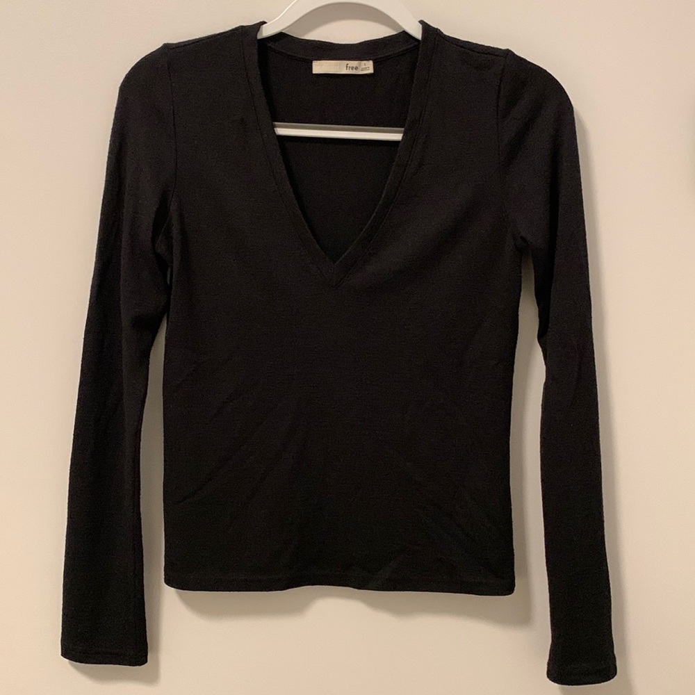 Aritzia Wilfred v neck top